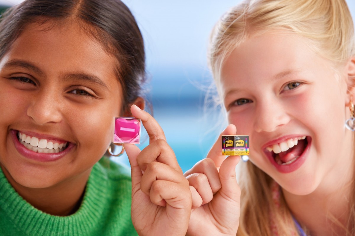 Figurki Mini Brands Global  Karton 36 Sztuk