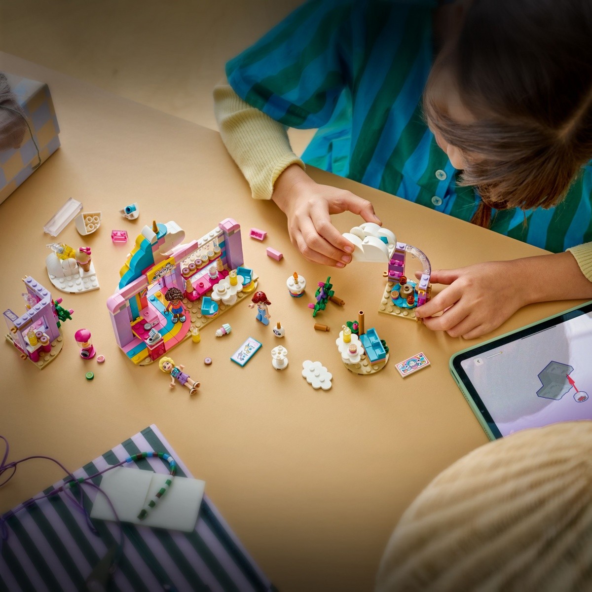 LEGO Friends 42684 Jednorožčeva kavarna 2