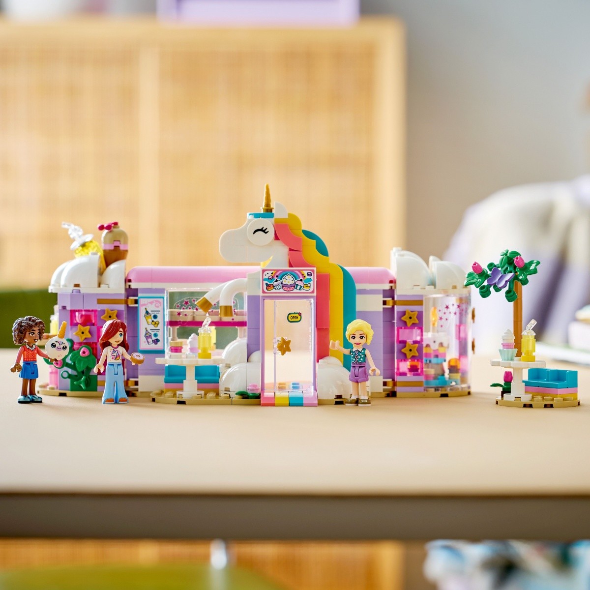 LEGO Friends 42684 Jednorožčeva kavarna 4