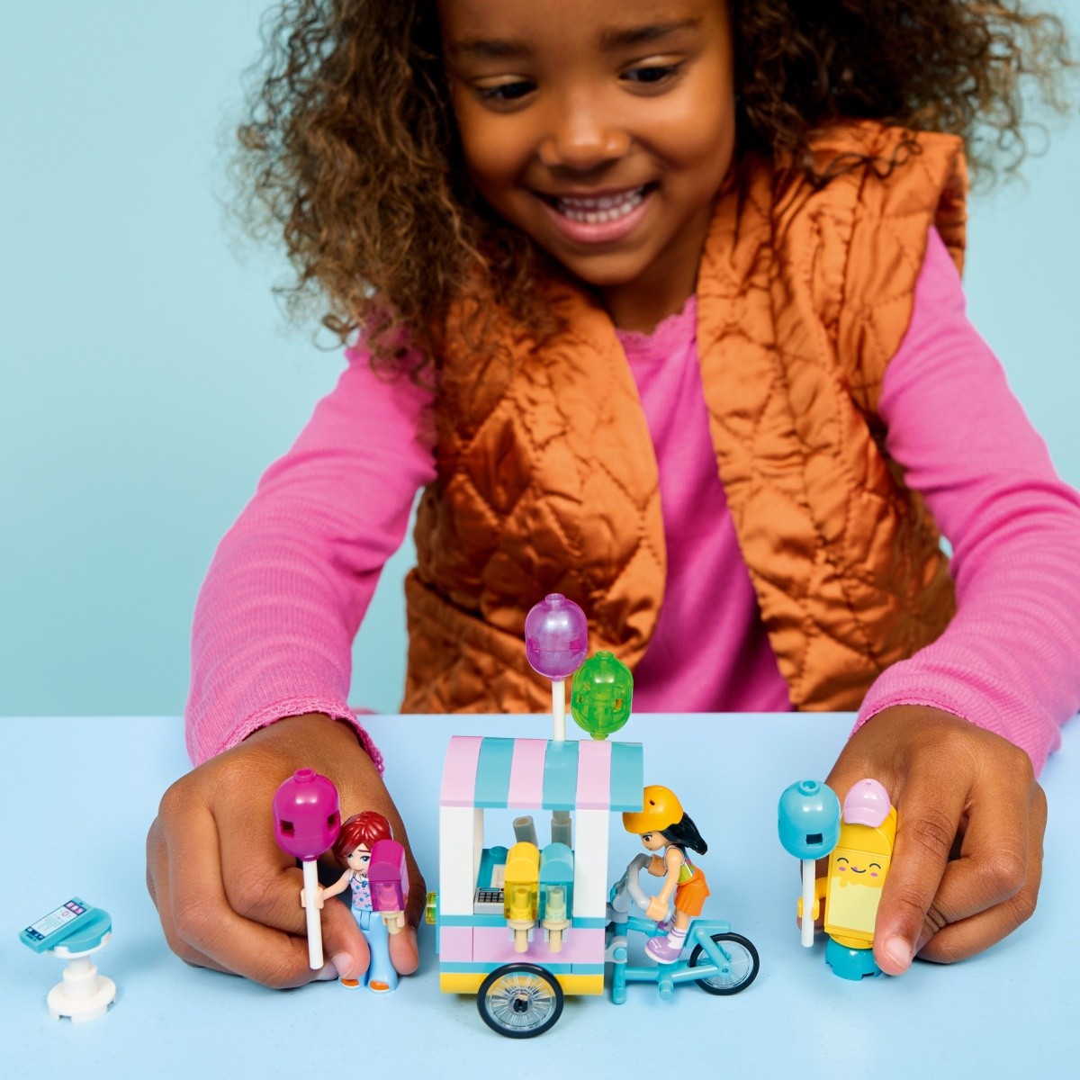 LEGO Friends 42692 Stojalo za sladoled in balone 3