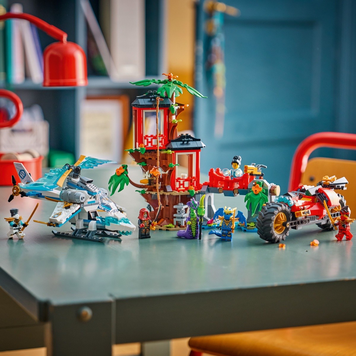 LEGO Ninjago 71857 Bitka ninja: hišica na drevesu s vozili 4