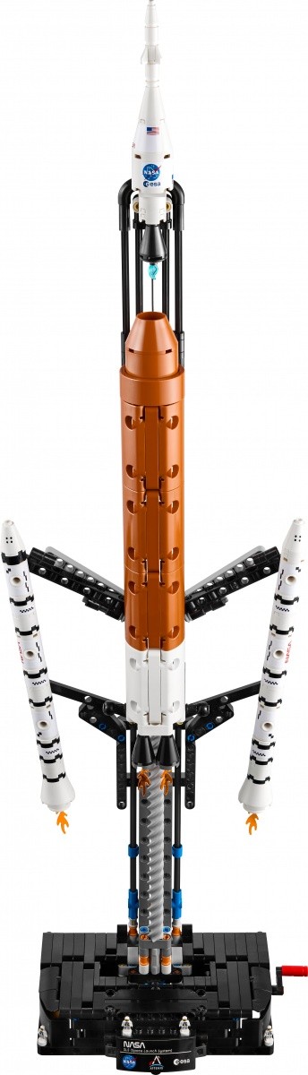 LEGO Technic 42221 NASA Artemis SLS Raketa 8
