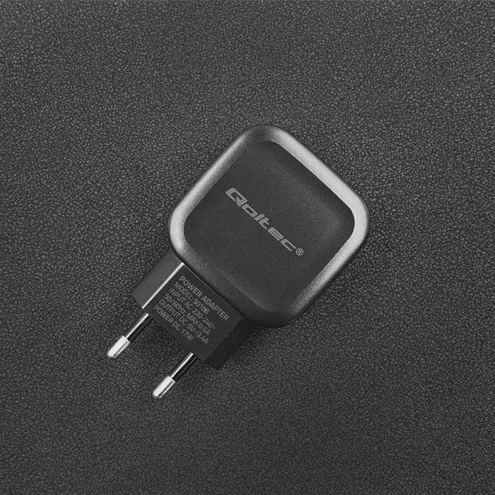 Polnilnik 17W, 5V, 3.4A, 2xUSB + USB-C kabel 5