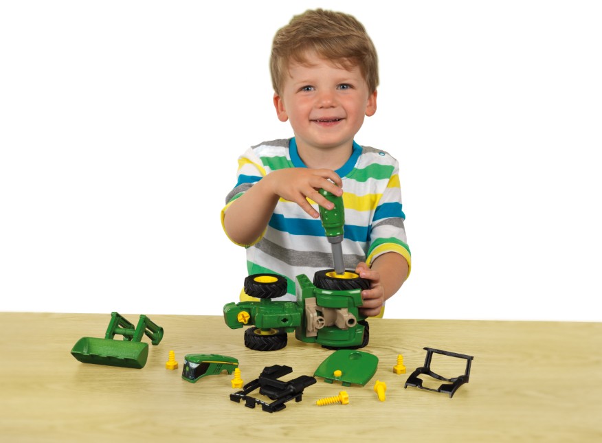 Traktor John Deere za sestavljanje 2