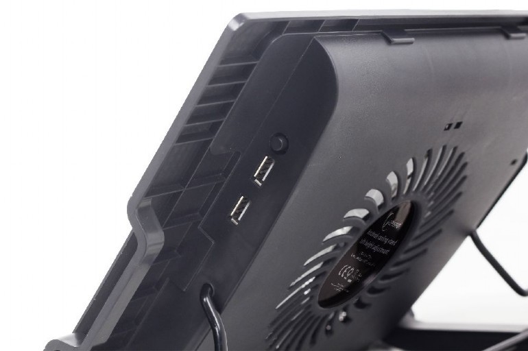Podstavek za prenosnik 17" z ventilatorjem 2
