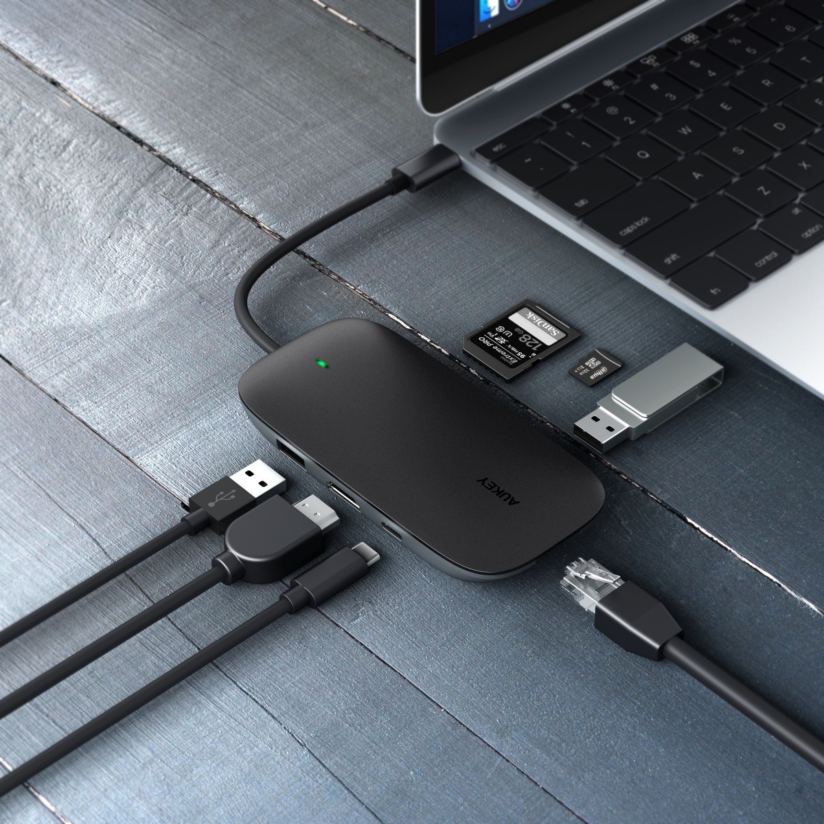 USB-C HUB CB-C71 8v1: Ethernet, 3xUSB 3.1, HDMI 4K, SD/microSD, PD 100W 3