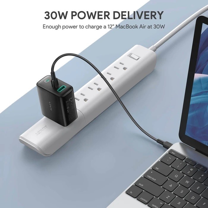 Zidni polnilnik 30W, 2x USB (A+C), Power Delivery 3