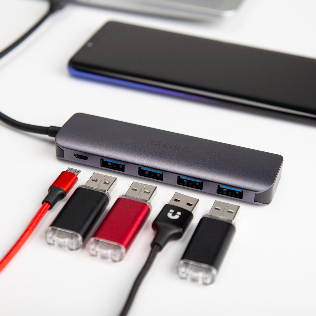 USB HUB H1107A: 4x USB 3.1 GEN1 + microUSB (napajanje) 2