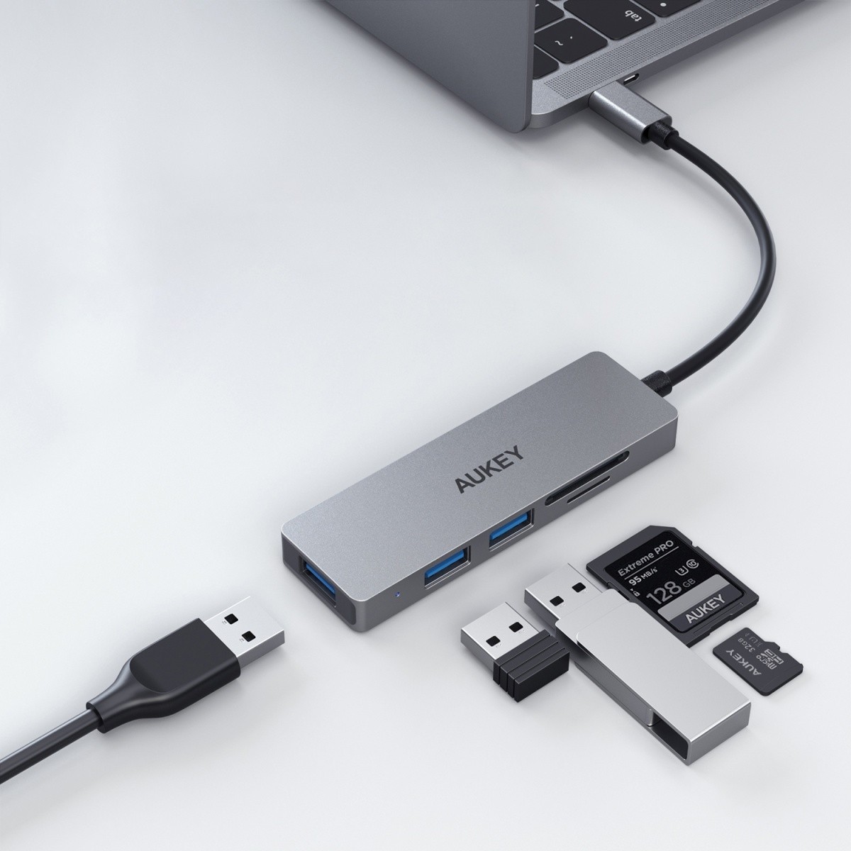 USB-C Hub CB-C63 aluminijast | Ultra tanek | 4v1 | 3xUSB 3.1 | 1xMicroSD & SD 3