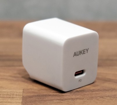 Mini polnilnik 1x USB-C 20W PD Power Delivery, bel 4