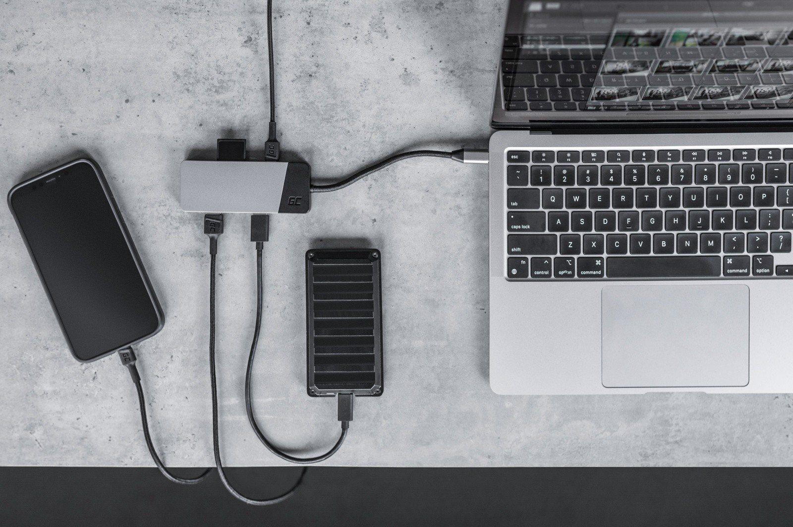 USB-C hub adapter Connect, 3xUSB 3.1, HDMI 4K 60Hz, USB-C PD 85W 4