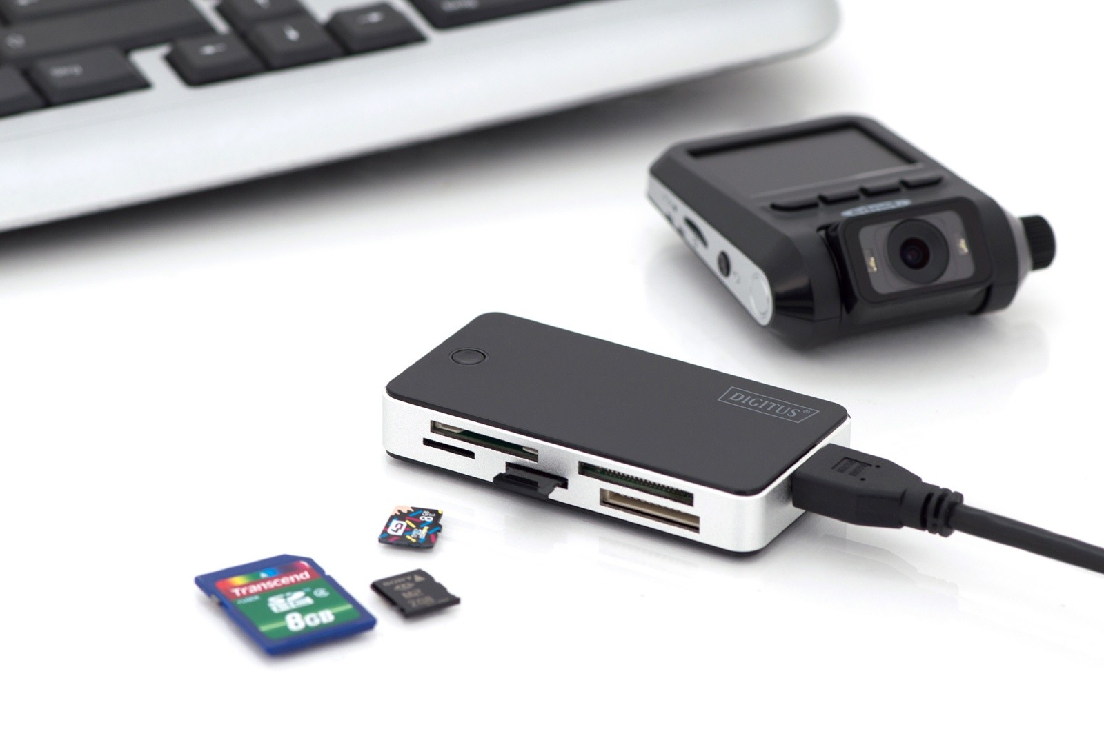 5-portni bralnik kartic USB 3.0 SuperSpeed, črno-srebrn 5
