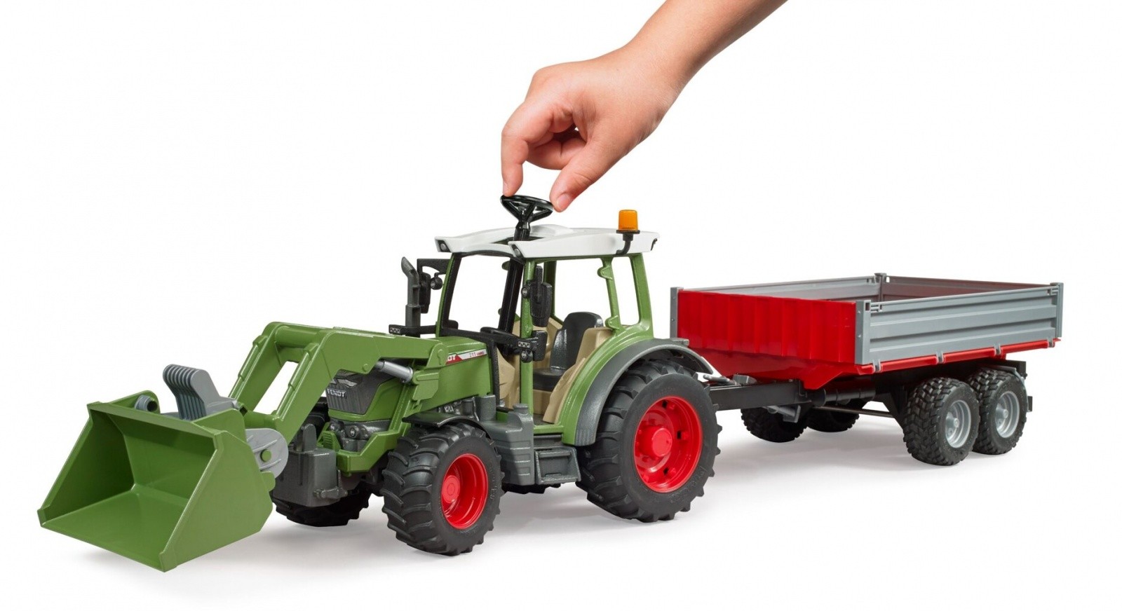 Traktor Fendt Vario 211 z čelno hidravlično dvigalko in kiperjem 6
