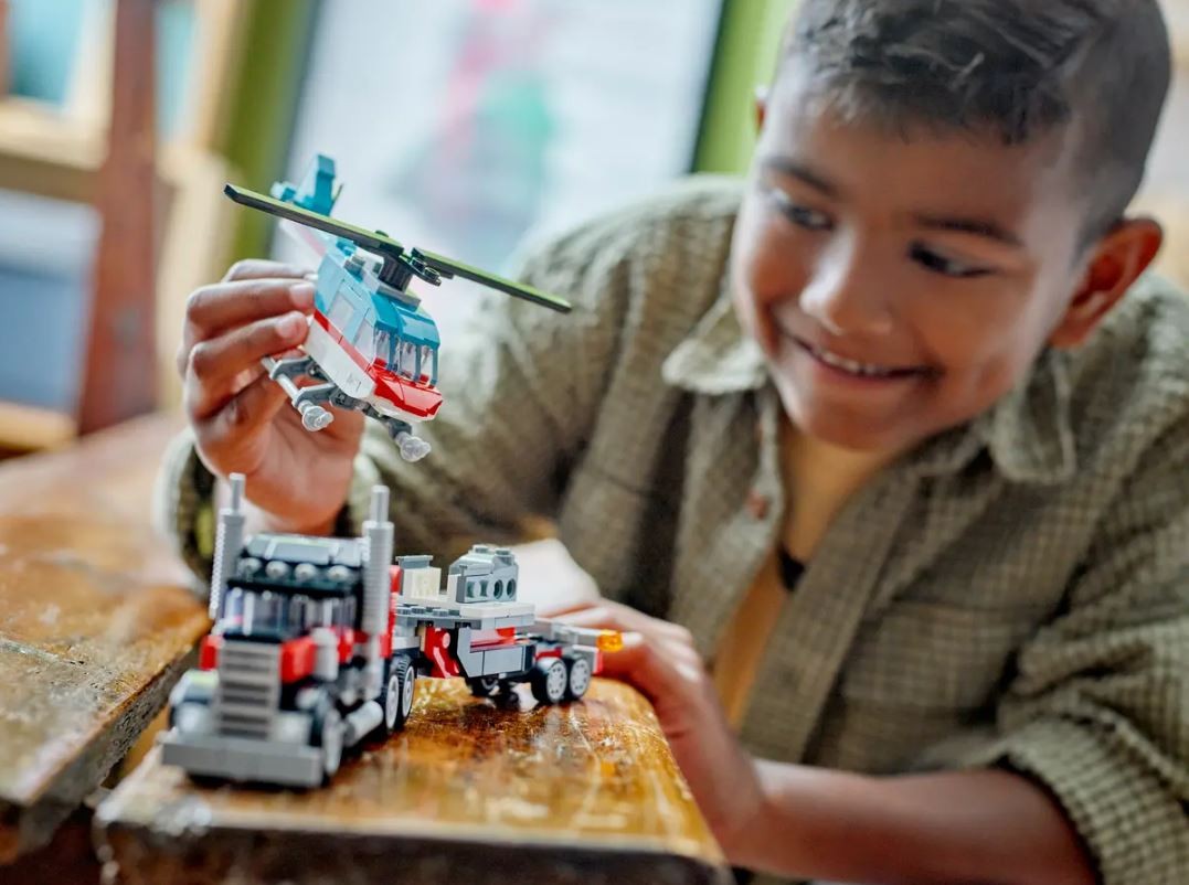 LEGO Creator 31146 Tovornjak s platformo in helikopterjem 4