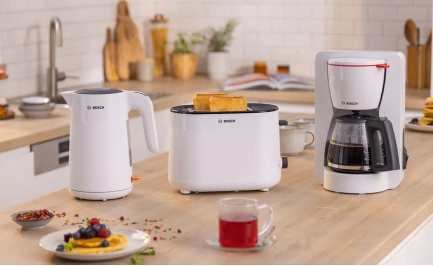 Grelnik vode MyMoment 1,7l, bel 7