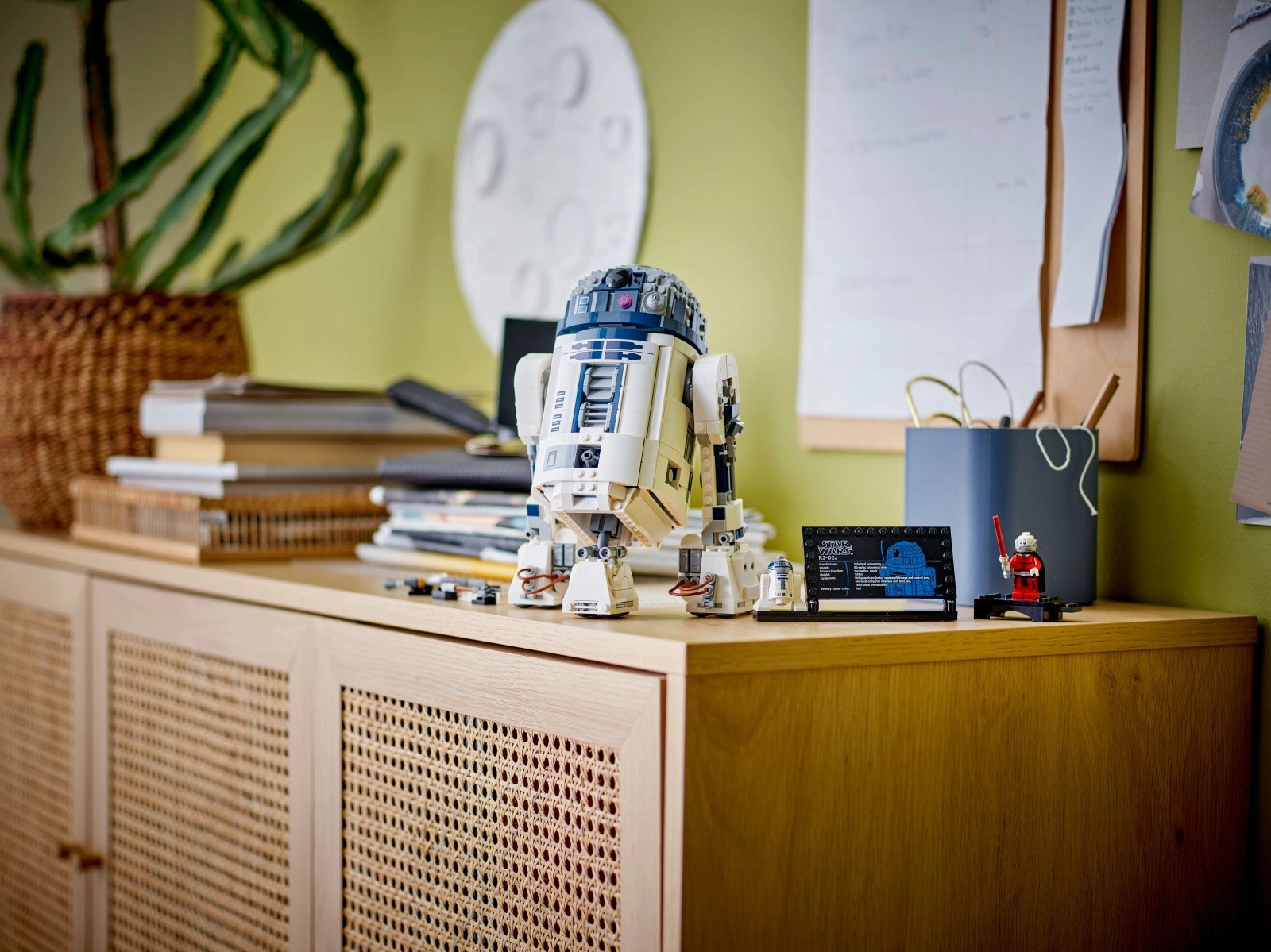 LEGO Star Wars 75379 R2-D2 6