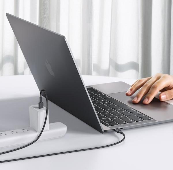 Kabel USB-C / USB-C, 0.9m, 60W PD, črn 7