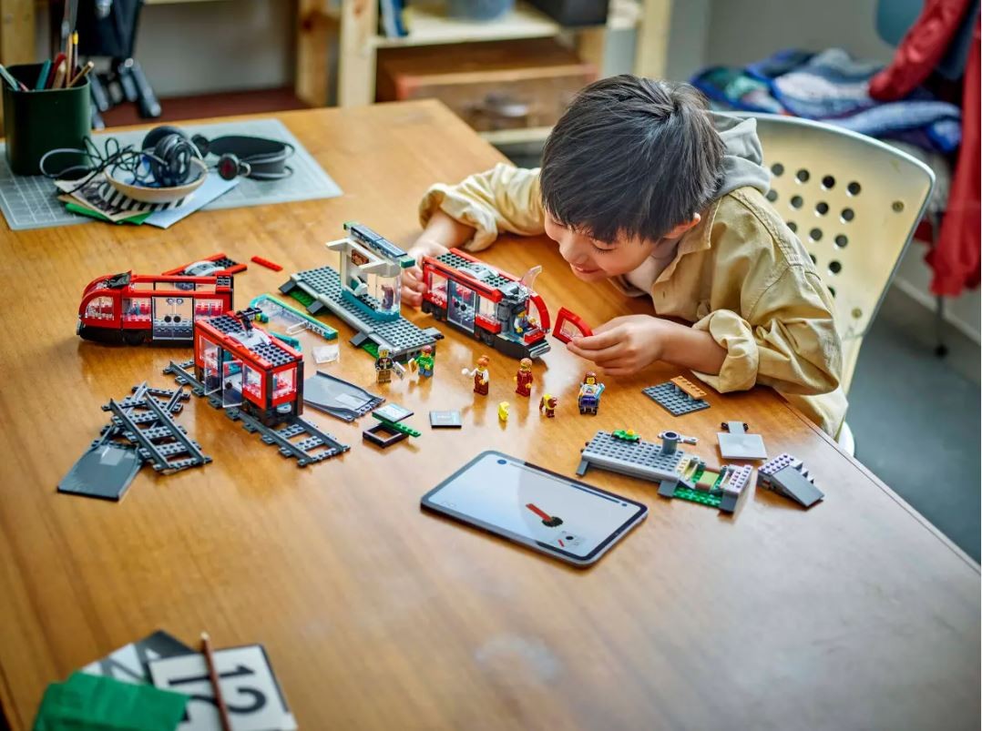 LEGO City kocke - Mestni tramvaj 60423 3