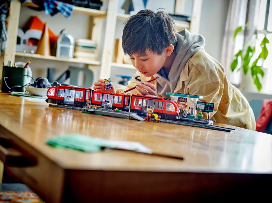LEGO City kocke - Mestni tramvaj 60423 4