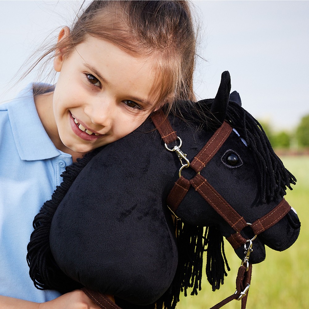 Konj na palici HOPPIHORSE A3, črn (kara) 2
