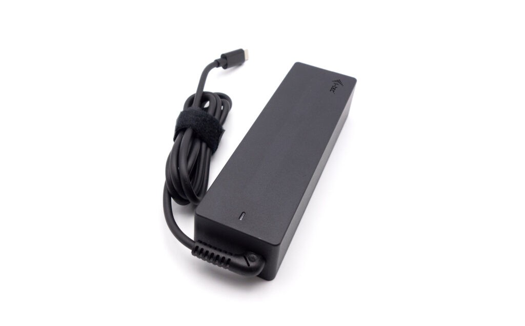 Docking postaja USB-C Metal, 3x Display, PD 85W + Univerzalni polnilnik 100W 3