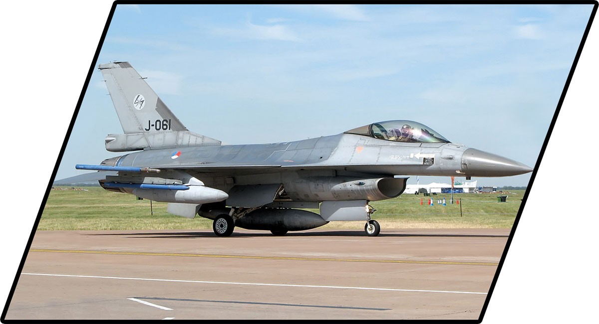 Gradbeni bloki F-16 AM Fighting Falcon (425 kosov) 8