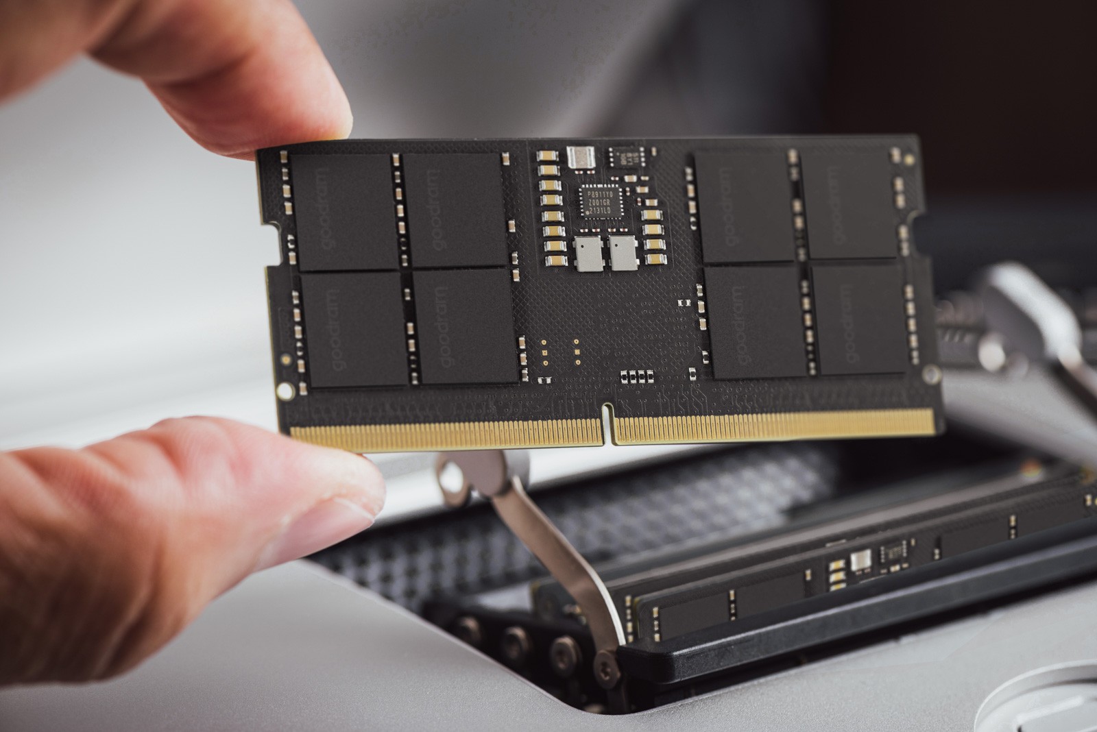 RAM DDR5 SODIMM 32GB/5600 CL46 za prenosnik 4