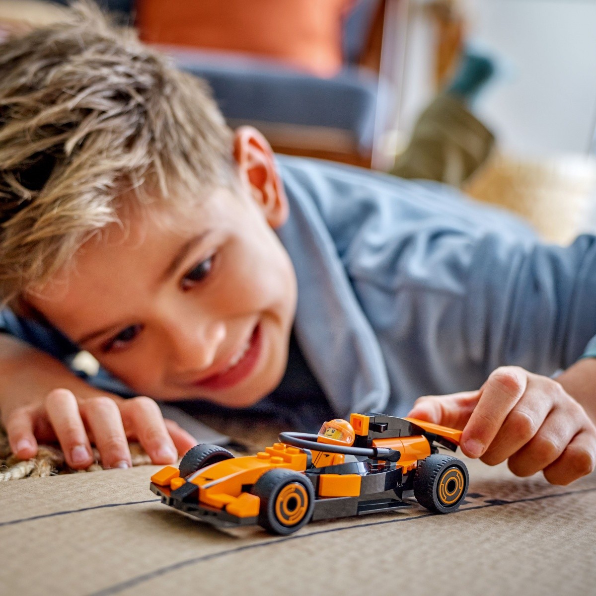 Gradbeni bloki City 60442, dirkalnik McLaren F1 7