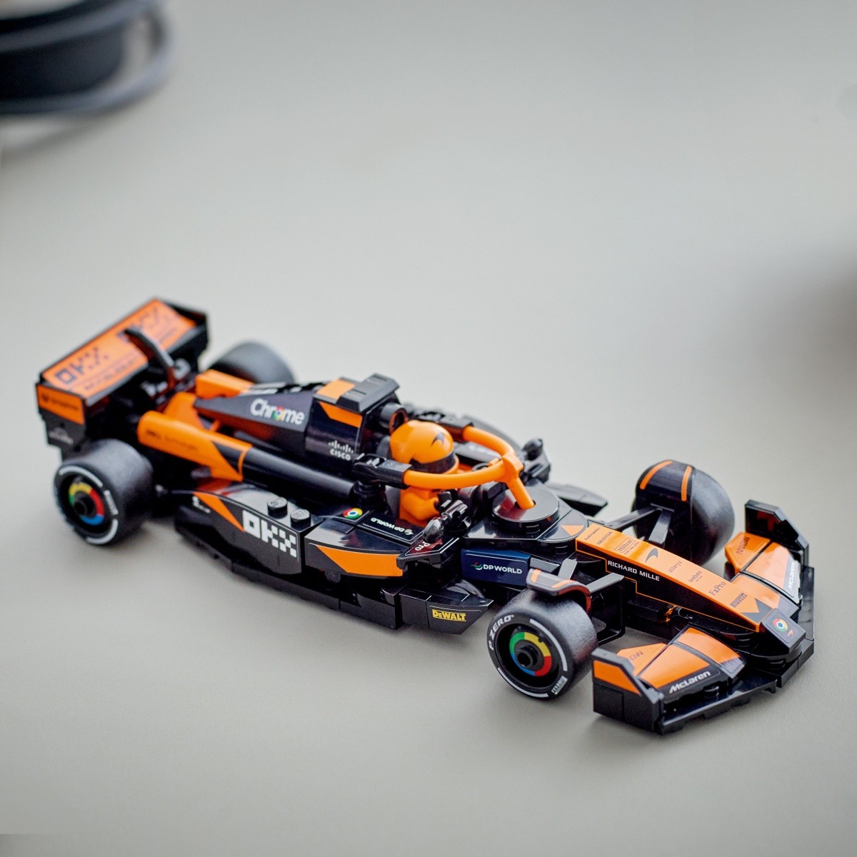 Gradbeni bloki Speed Champions 77251, McLaren MCL38 F1 bolid 6