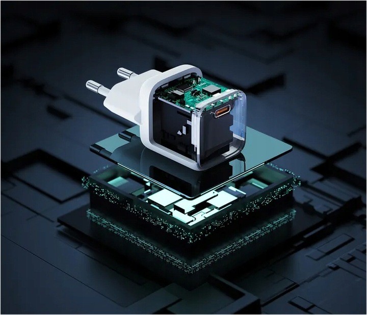 Omrežni polnilnik Omnia II Mini, USB-C Power Delivery 30W 7