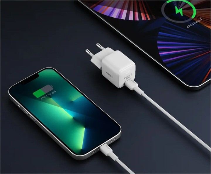 Omrežni polnilnik Omnia II Mini, USB-C Power Delivery 30W 8
