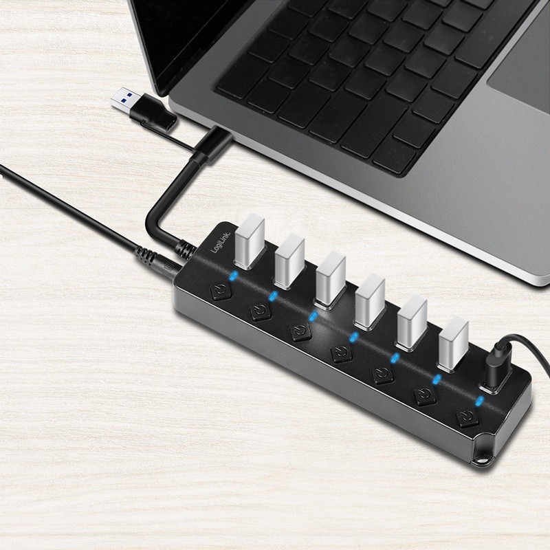 USB Hub 3.2 Gen1, 7xUSB-A, s stikali 3