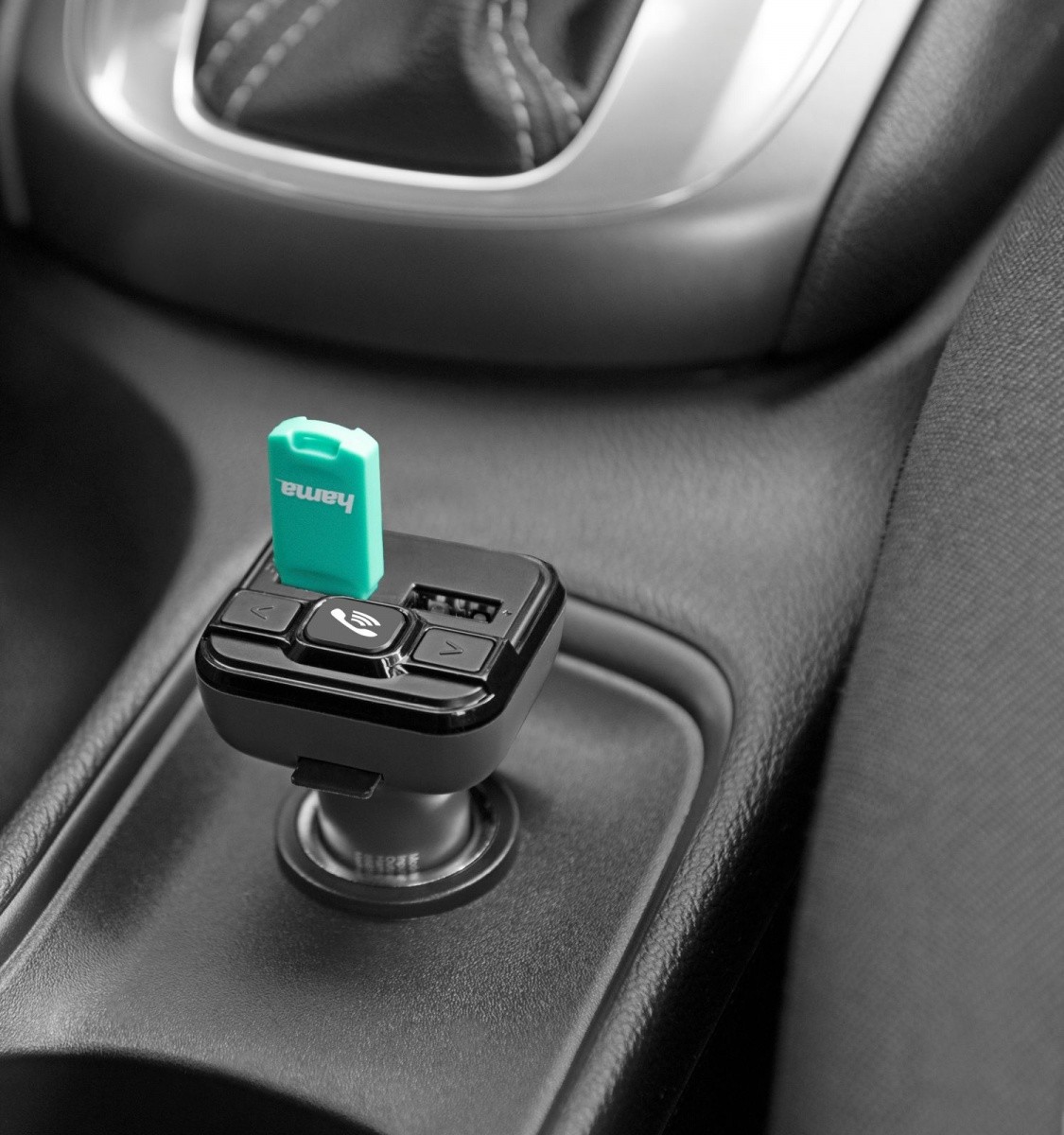 FM oddajnik z Bluetooth in polnilec 18W 6