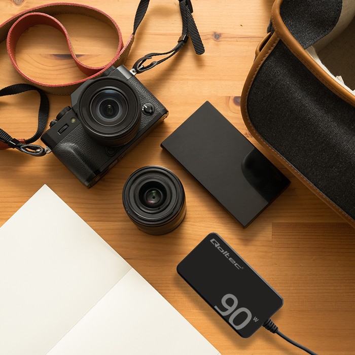Zidni polnilnik 90W GaN Fast SLIM | PD | USB-C 3.1 | za laptop, MacBook, pametni telefon + kabel 4