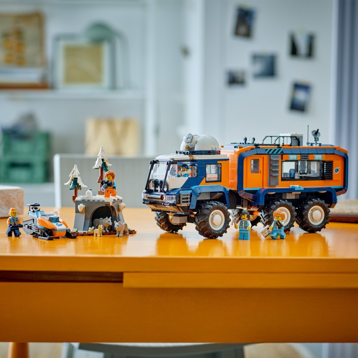 LEGO City 60471 - Tovornjak s hladilno enoto Arktične raziskovalke 6