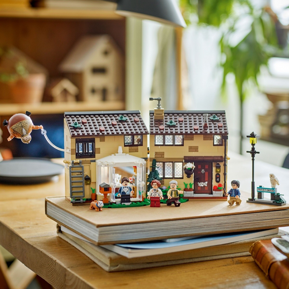 LEGO Harry Potter 76451 - Privet Drive: Obisk tete Marge 8