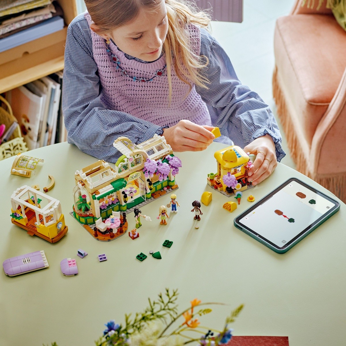 LEGO Friends 42671 - Zelena kavarna in cvetličarna 8