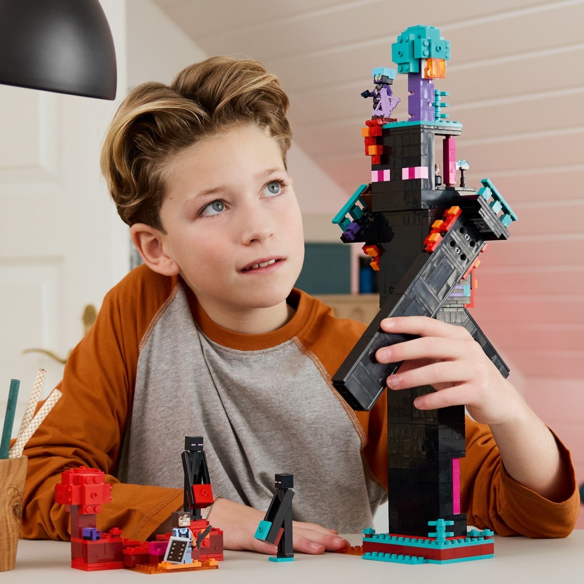 LEGO Minecraft 21279 Endermanov stolp 6