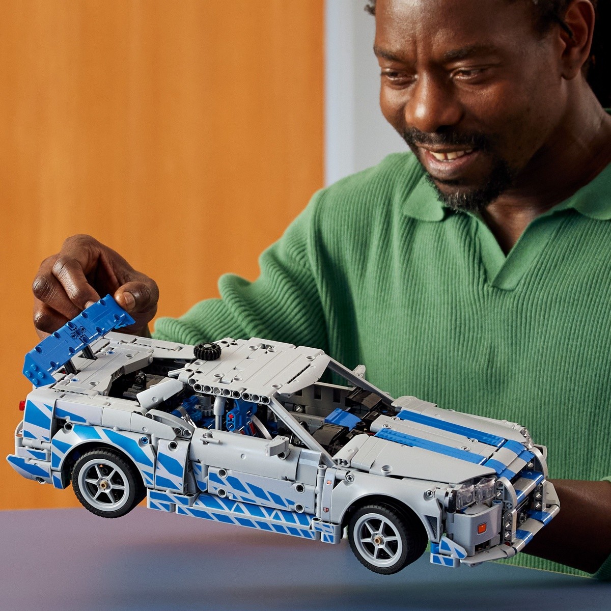 LEGO Technic 42210 Nissan Skyline GT-R 7