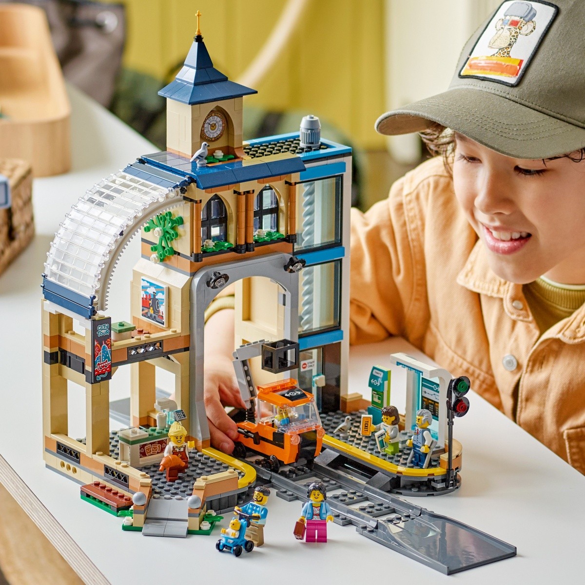 LEGO City 60469 Centralna železniška postaja 7
