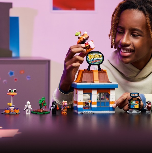 LEGO Kocke Fortnite 77076 Durrr Burger 4