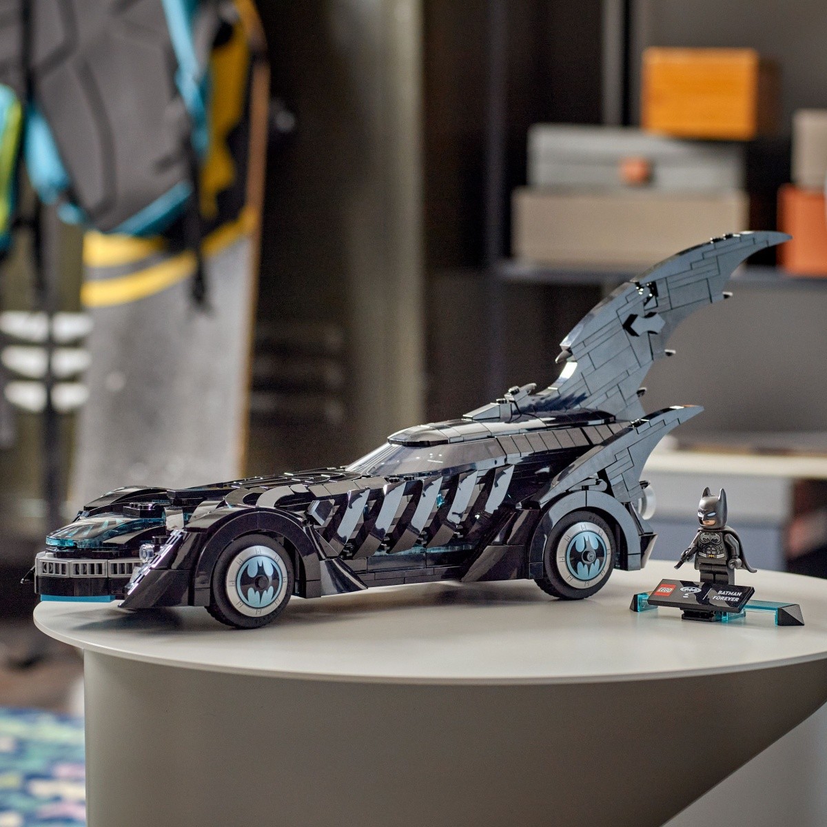 Gradbeni bloki Super Heroes 76304 Batman Forever Batmobile 5