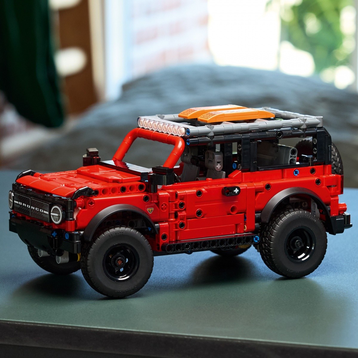 LEGO Technic 42213 SUV Ford Bronco 7