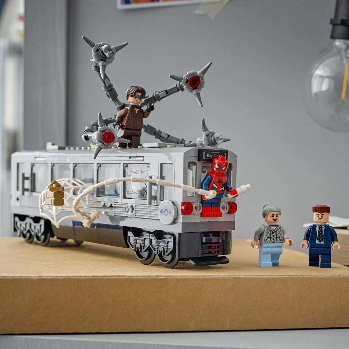 Kocke Super Heroes 76321 Spider-Man proti Docu Ocku – prizor v podzemni železnici 6