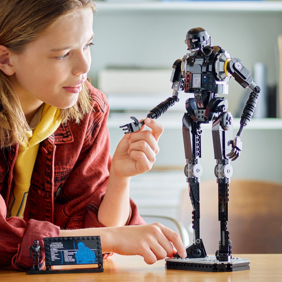 Kocke Star Wars 75434 Droid stražar K-2SO 7