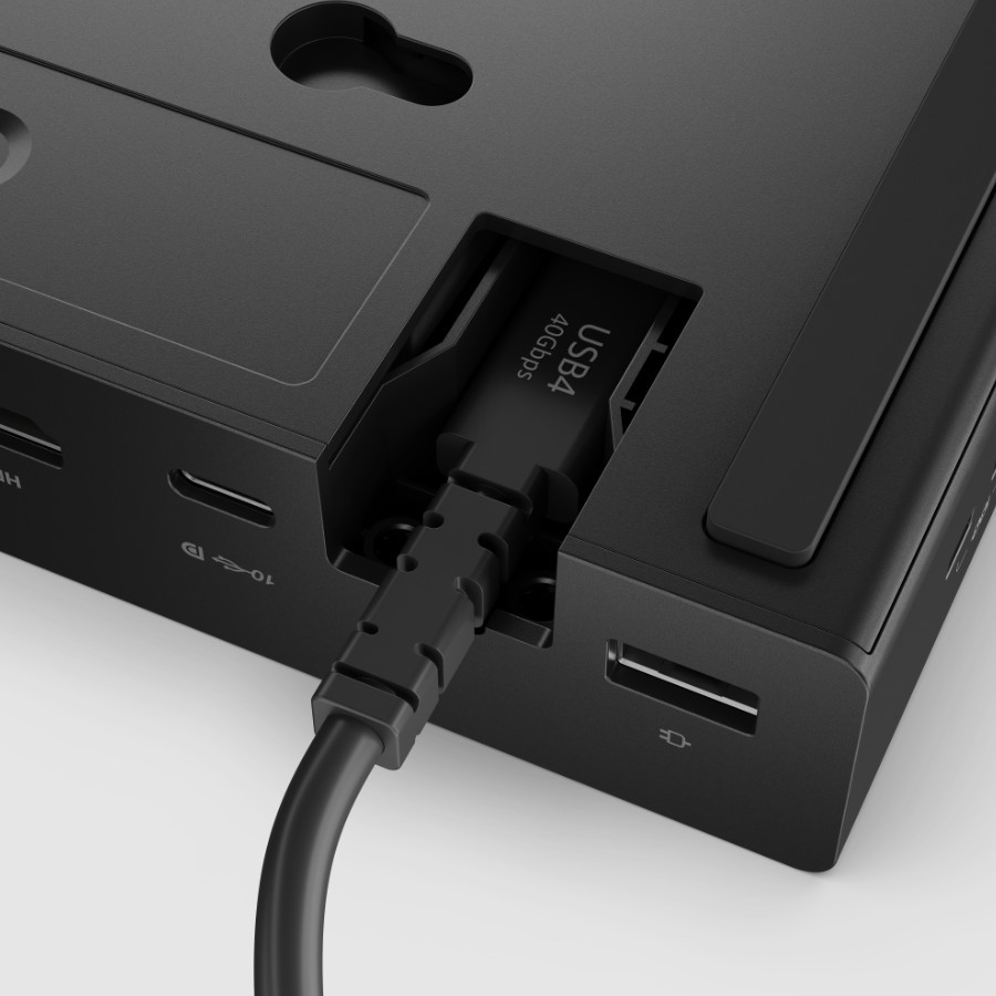 ThinkPad USB4 5500 docking station z 135W napajalnikom 7