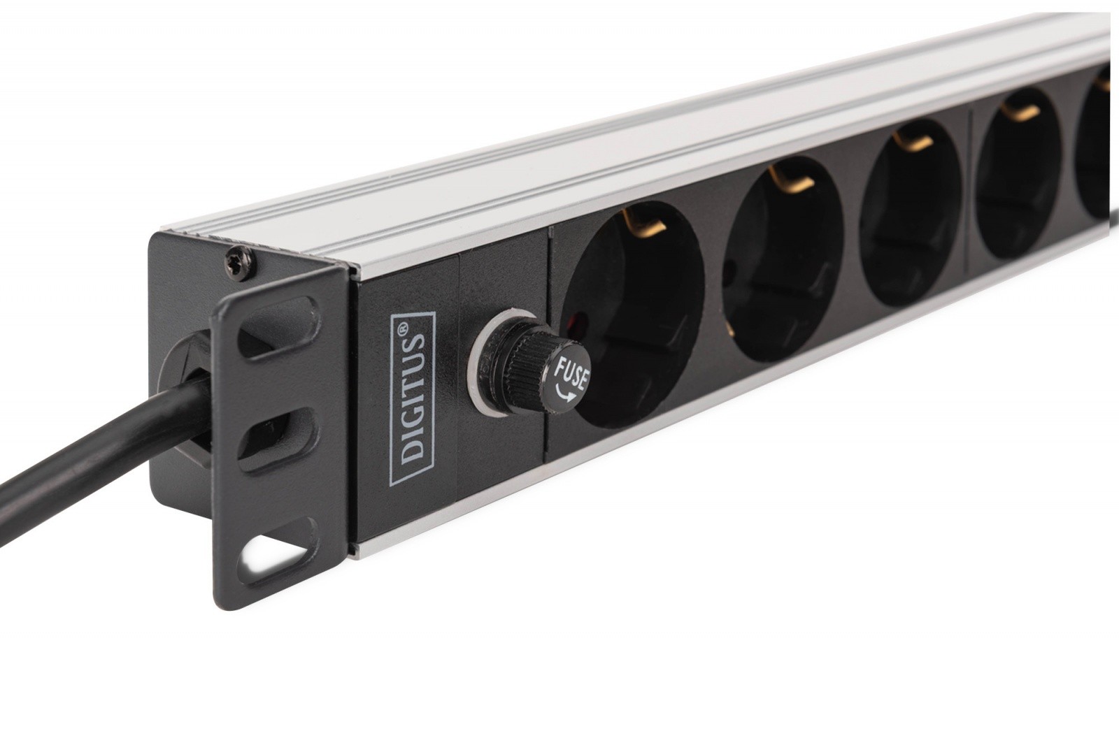 Napajalna PDU letev za RACK 19" (9x Schuko), s varovalko, IEC C14, 2m kabel 3