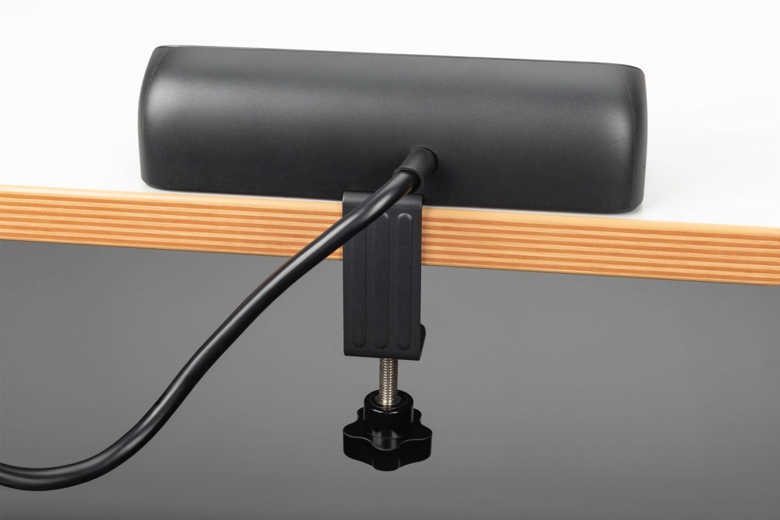 Namizna razdelilna letev z 3 Schuko vtičnicami, 2x USB-A (12W), 1x USB-C (30W), črna 6